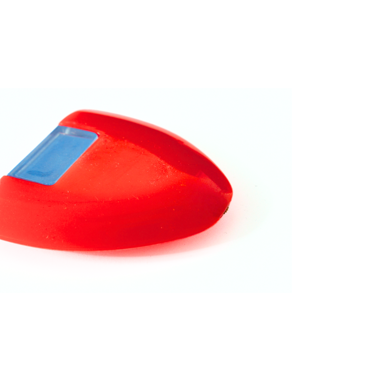 Side profile perspective of the red chalk writer casing equipped with a high-contrast blue powder refill block.