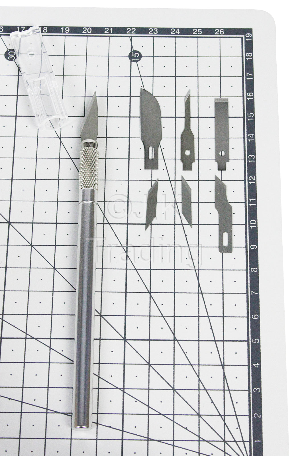 Close-up profile of a premium aluminum hobby scalpel knife kit showcasing 5 interchangeable sharp replacement steel blades.